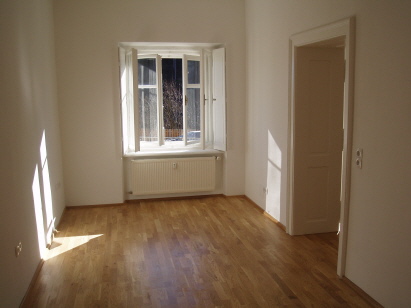 Blick auf das renovierte Kastenfenster im Schlafzimmer